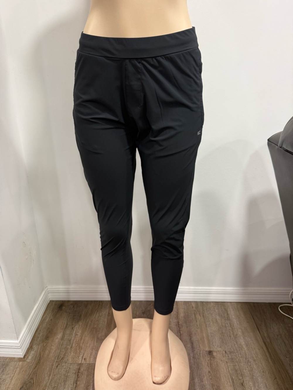 Kenneth Cole Black Performance Leggings